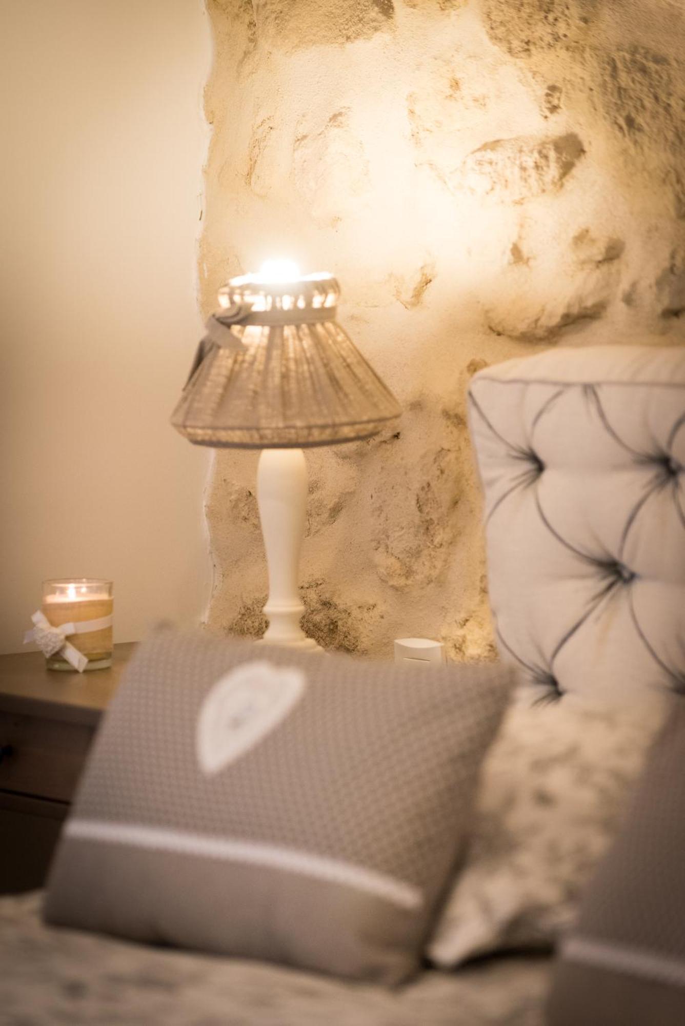 Le Relais De Pigasse Hotel Ouveillan Стая снимка