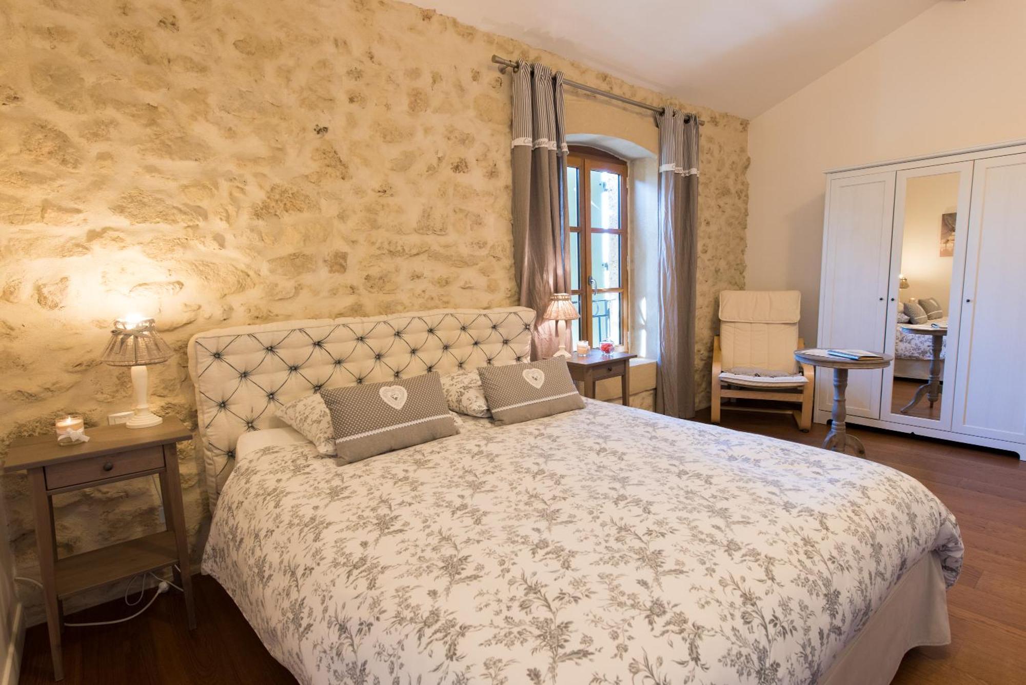 Le Relais De Pigasse Hotel Ouveillan Стая снимка